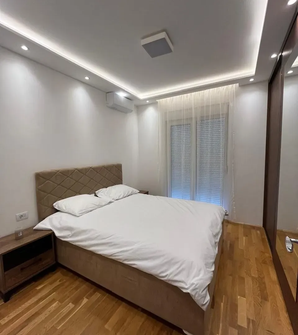 Izdavanje, dvosoban stan, 57m², Stari Aerodrom, Podgorica
