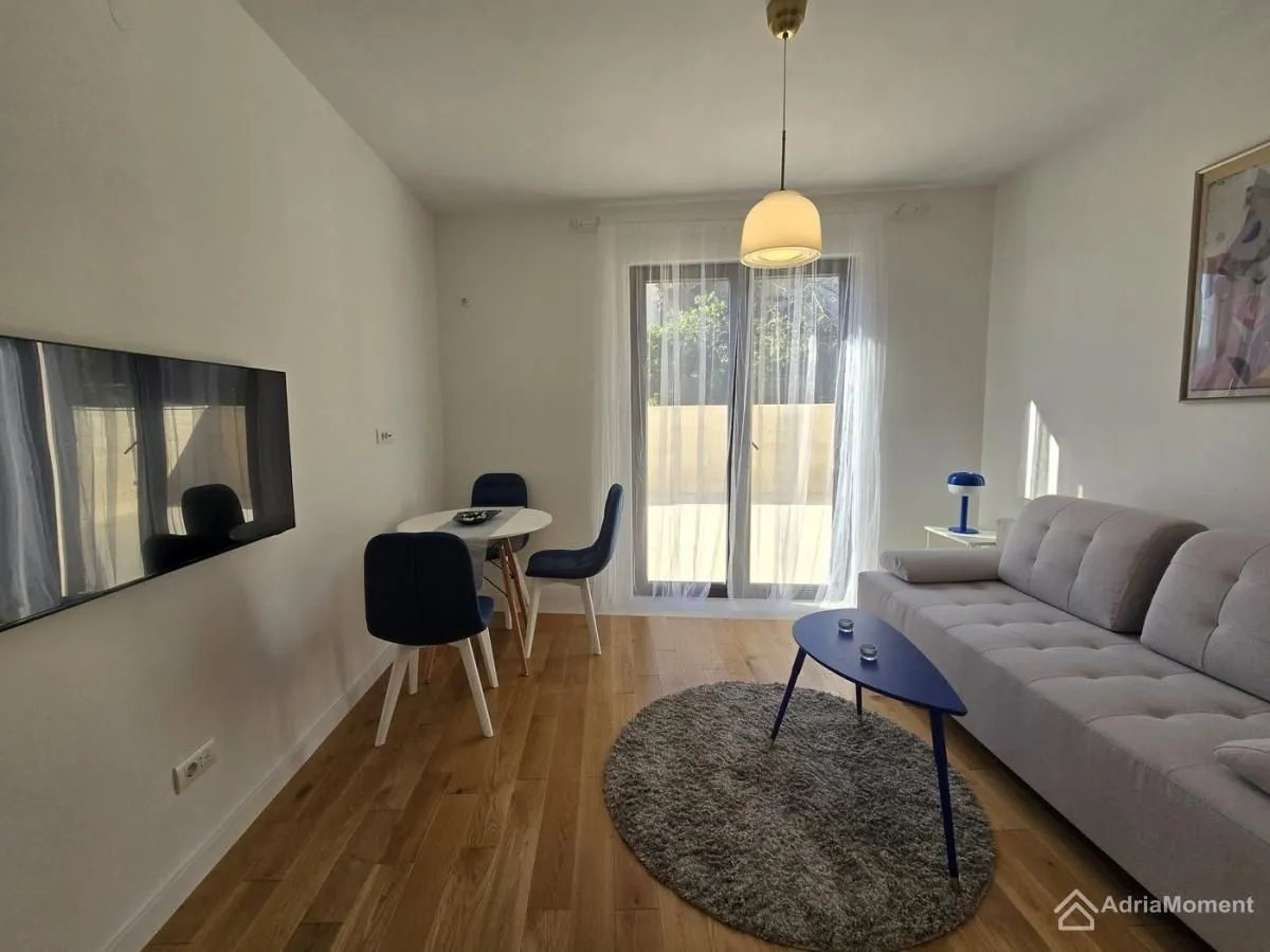 Prodaja, garsonjera, 27m², Centar, Tivat