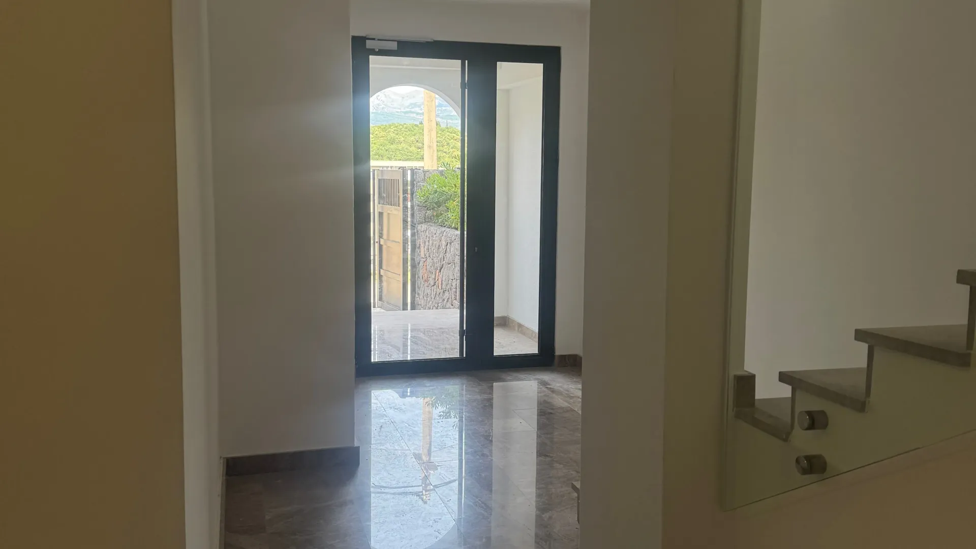 Prodaja, trosoban stan, 72m², Radovići, Tivat
