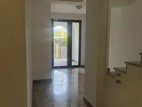 Prodaja, trosoban stan, 72m², Radovići, Tivat - image 12