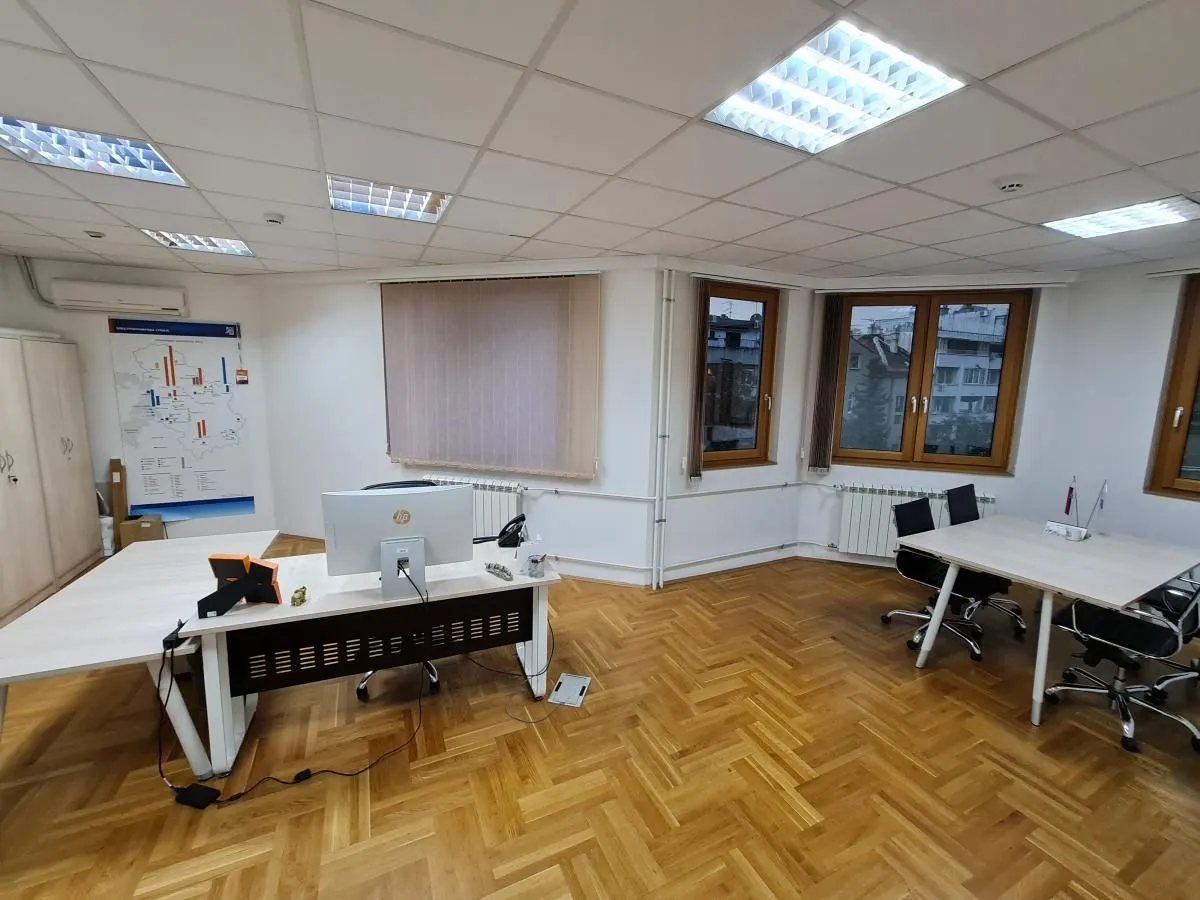 Rent, office space, 650m², Slavija, Vračar Sve Podlokacije