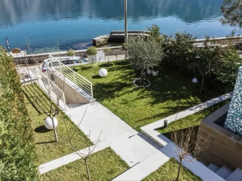 Sale, house, 371m², Stoliv, Kotor - image 14