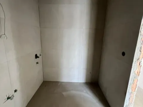 Prodaja, četvorosoban stan, 126m², Centar, Tivat - image 10