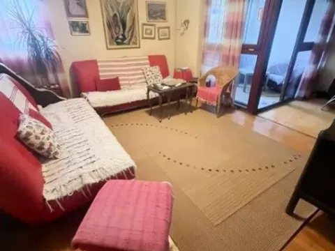 Prodaja, trosoban stan, 100m2, Blok 5, Podgorica