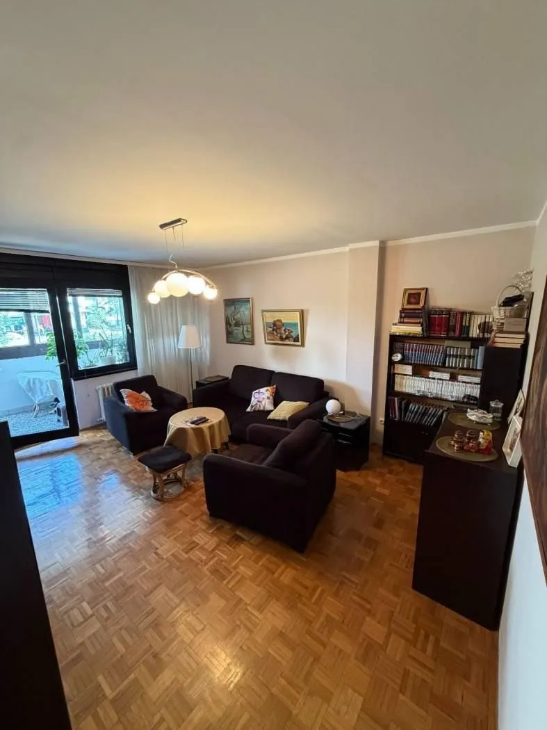 Rent, four bedroom apartment, 93m², Novi Beograd Blok 72, Novi Beograd Sve Podlokacije