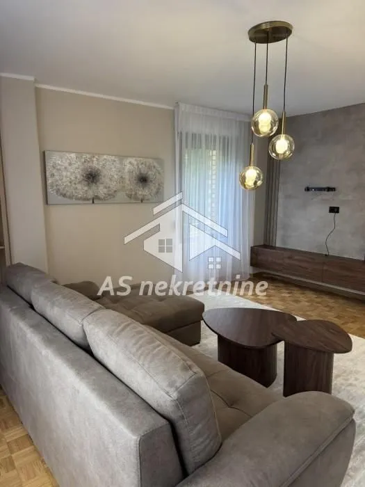 Rent, four bedroom apartment, 86m², Čukarica, Beograd