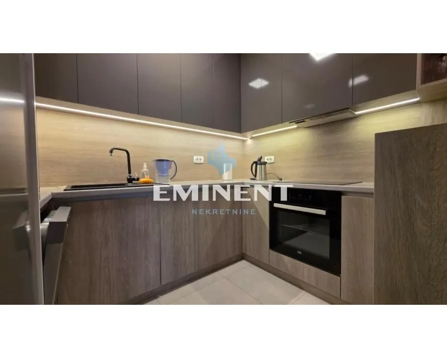 Rent, four bedroom apartment, 104m², Novi Beograd Blok 65, Novi Beograd Sve Podlokacije