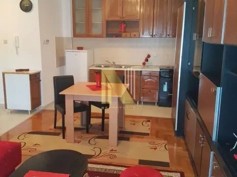 Rent, studio apartment, 31m², Bulevar Oslobodjenja, Novi Sad Sve Podlokacije - image 2