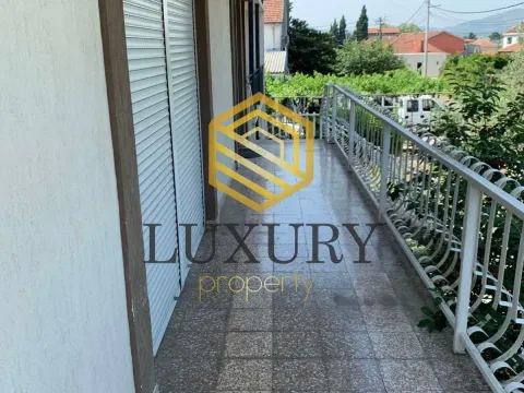 Izdavanje, kuća, 250m², Tološi, Podgorica - image 5