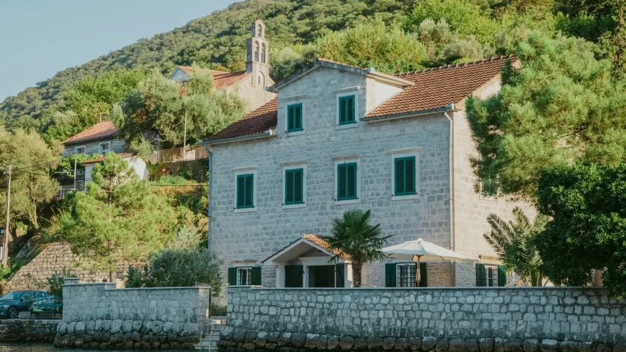 Izdavanje, kuća, 350m², Kostanjica, Kotor