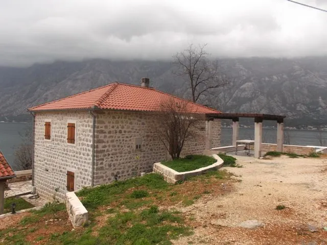 Sale, house, 130m², Prčanj, Kotor