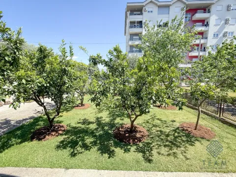 Izdavanje, trosoban stan, 110m², Stari Aerodrom, Podgorica - image 12