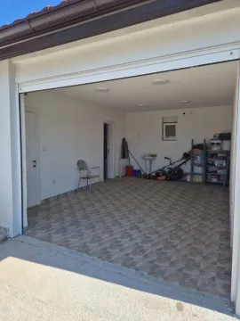 Rent, house, 200m², Zagorič, Podgorica - image 9