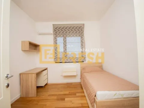 Izdavanje, trosoban stan, 95m², City Kvart, Podgorica - image 4