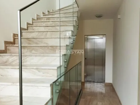 Izdavanje, poslovni prostor, 385m², Senjak, Beograd - image 3