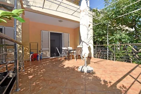 Izdavanje, kuća, 120m², Kumbor, Herceg Novi - image 9