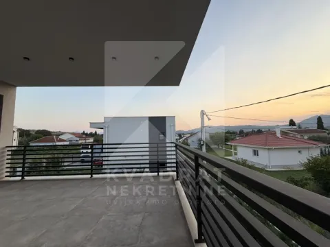 Sale, house, 225m², Gornja Gorica, Podgorica - image 24