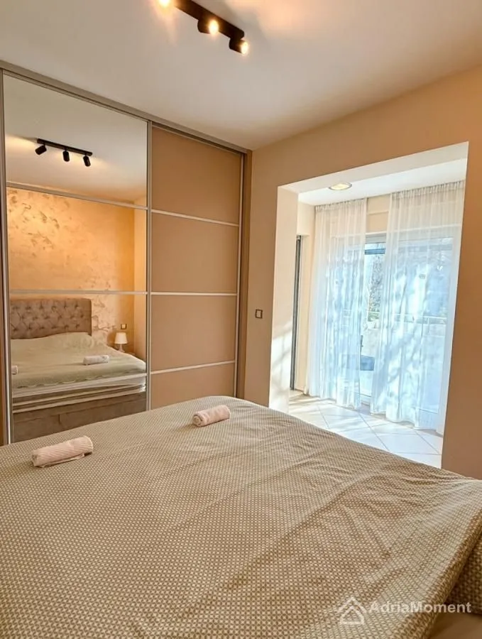 Sale, one bedroom apartment, 74m², Dobrota, Kotor