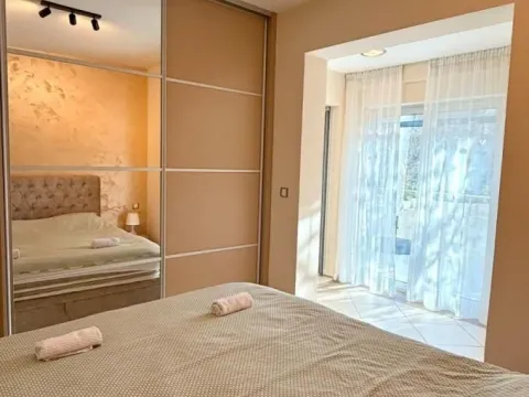 Sale, one bedroom apartment, 74m², Dobrota, Kotor - image 5