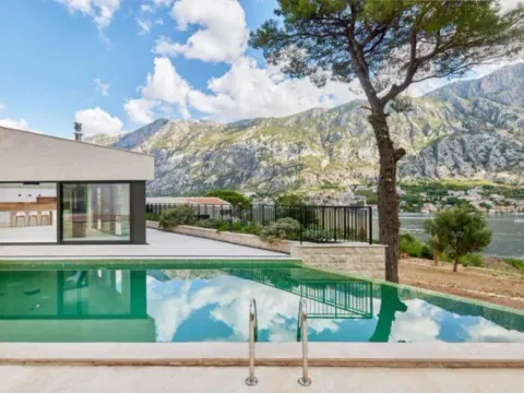 Sale, house, 479m², Prčanj, Kotor - image 1