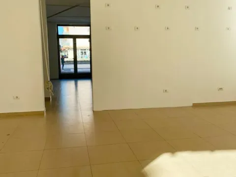 Rent, office space, 145m², City Kvart, Podgorica - image 3