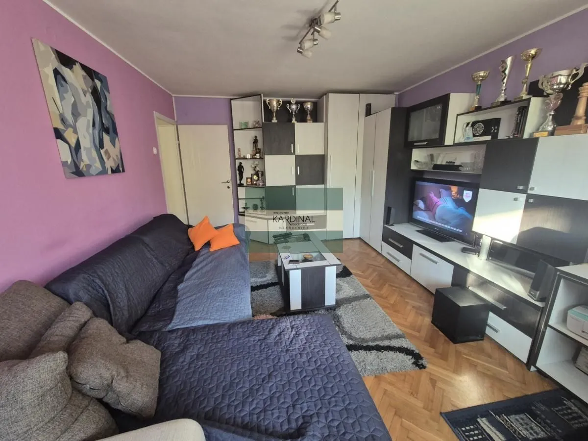 Prodaja, trosoban stan, 73m², Centar, Jagodina