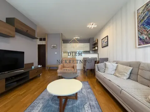 Prodaja, dvosoban stan, 63m², City Kvart, Podgorica - image 9