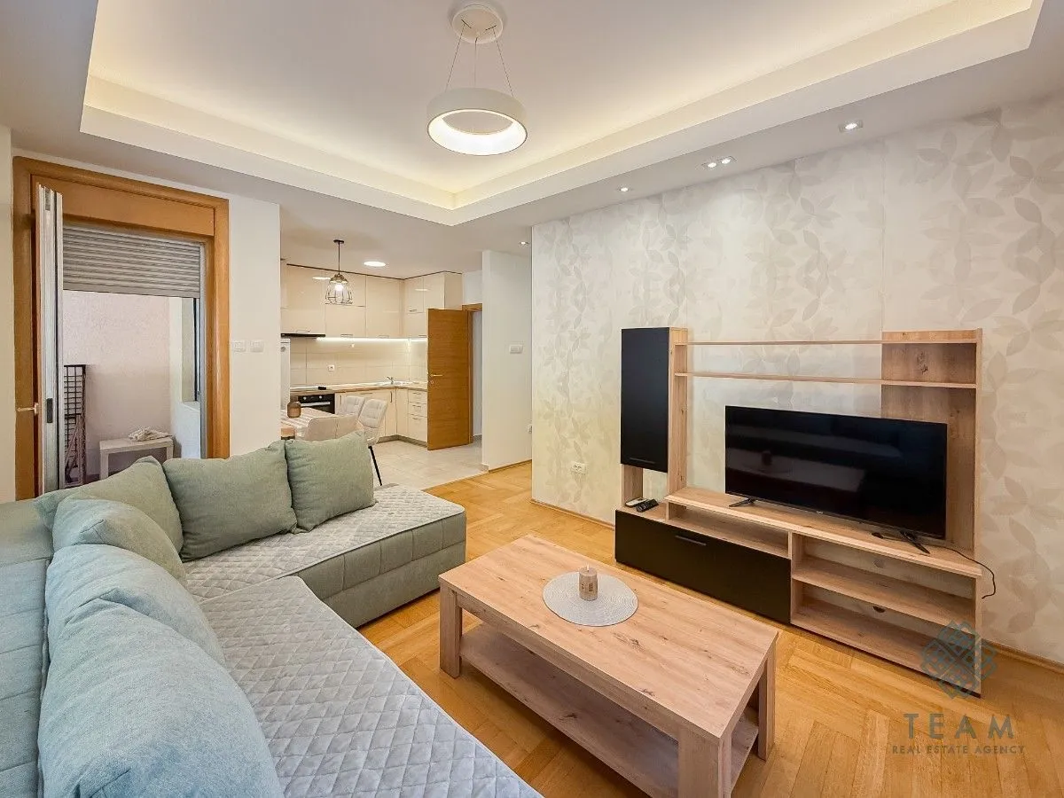 Izdavanje, dvosoban stan, 66m², Pod Goricom, Podgorica