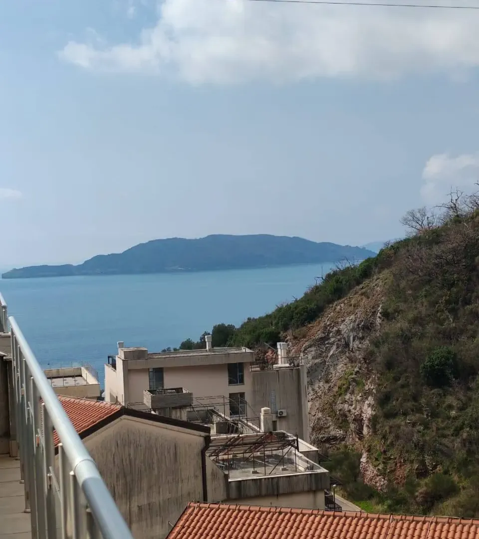 Prodaja, dvosoban stan, 77m², Pržno, Budva