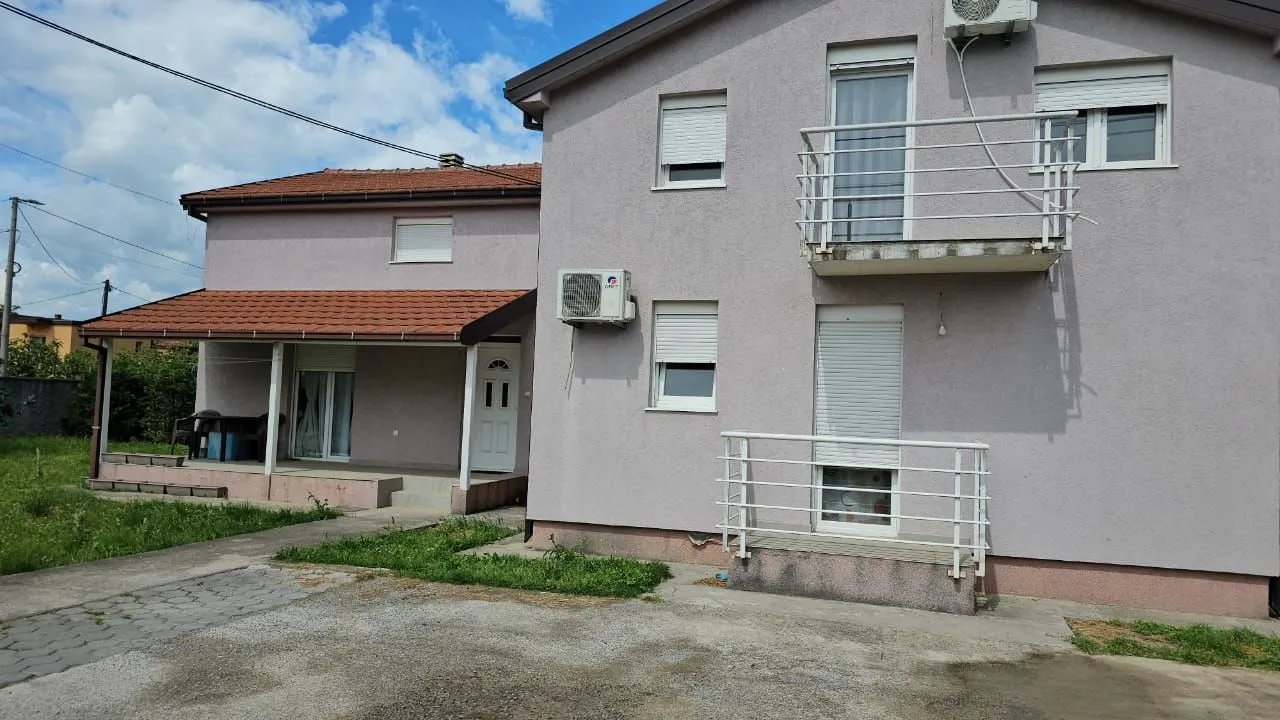 Izdavanje, dvosoban stan, 50m², Stari Aerodrom, Podgorica