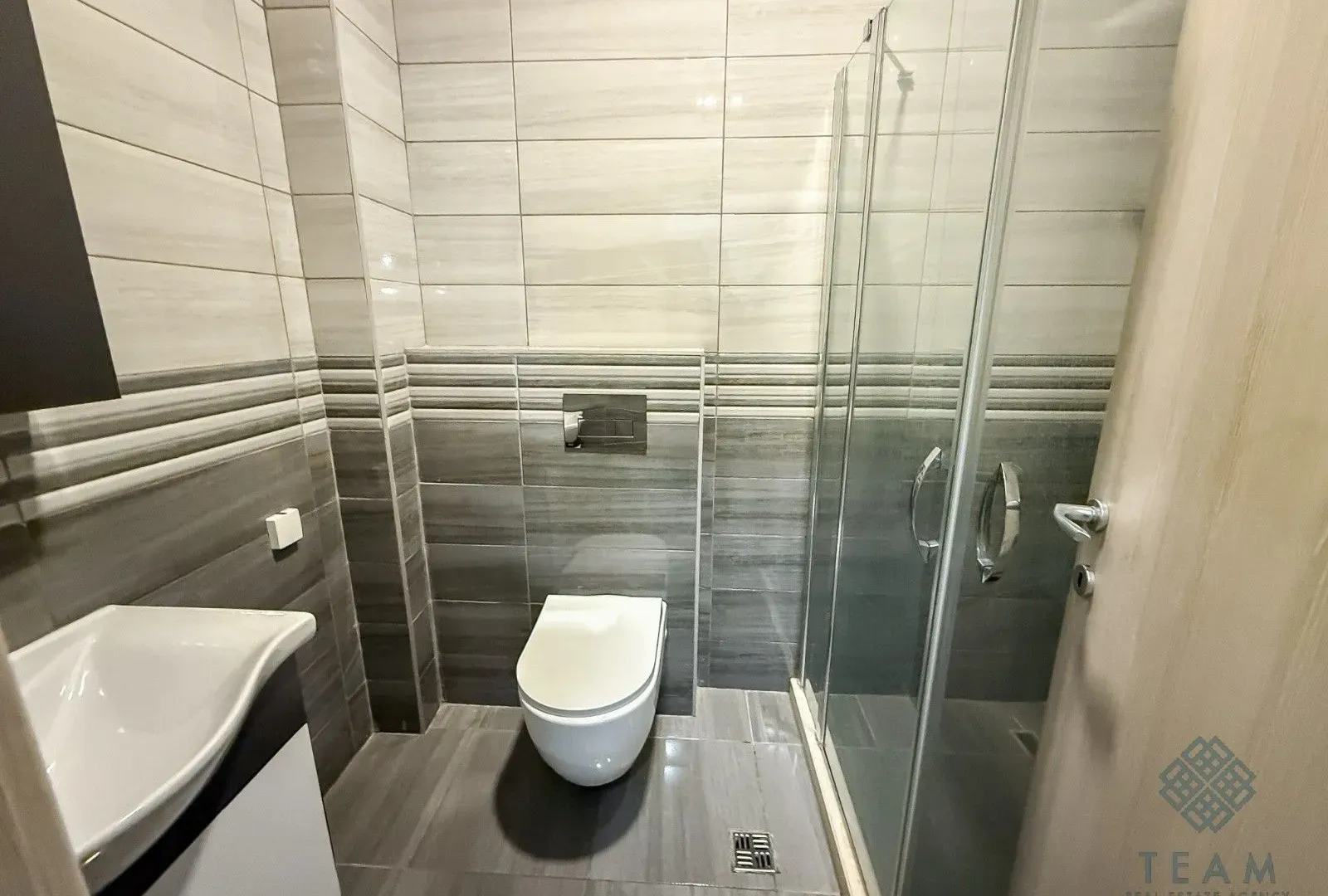 Izdavanje, jednosoban stan, 50m², Stari Aerodrom, Podgorica