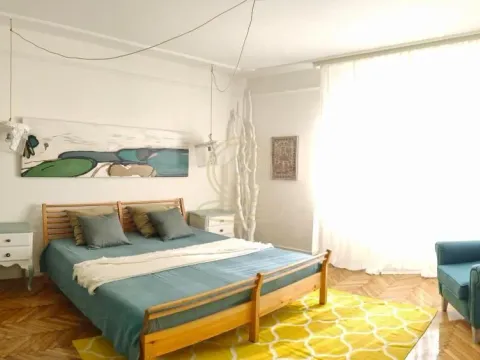 Izdavanje, trosoban stan, 141m², Kalenić Pijaca, Vračar Sve Podlokacije - image 14