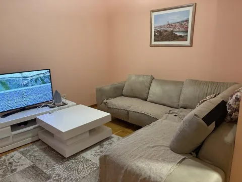 Izdavanje, dvosoban stan, 70m², Zabjelo, Podgorica - image 2