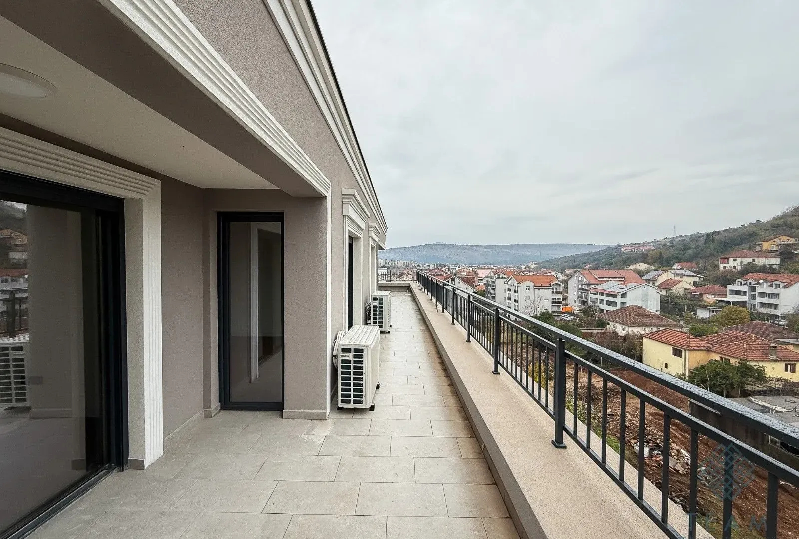 Izdavanje, trosoban stan, 163m², Preko Morače, Podgorica