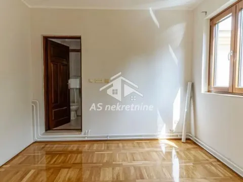Izdavanje, stan, 210m², Savski Venac, Beograd - image 24