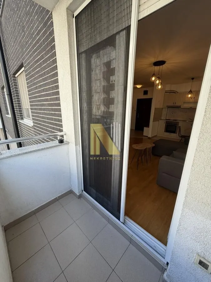 Izdavanje, jednosoban stan, 38m², Sajmište, Novi Sad