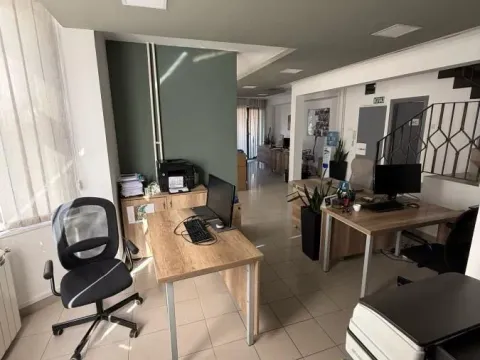 Rent, office space, 235m², Voždovac Sve Podlokacije, Beograd - image 4