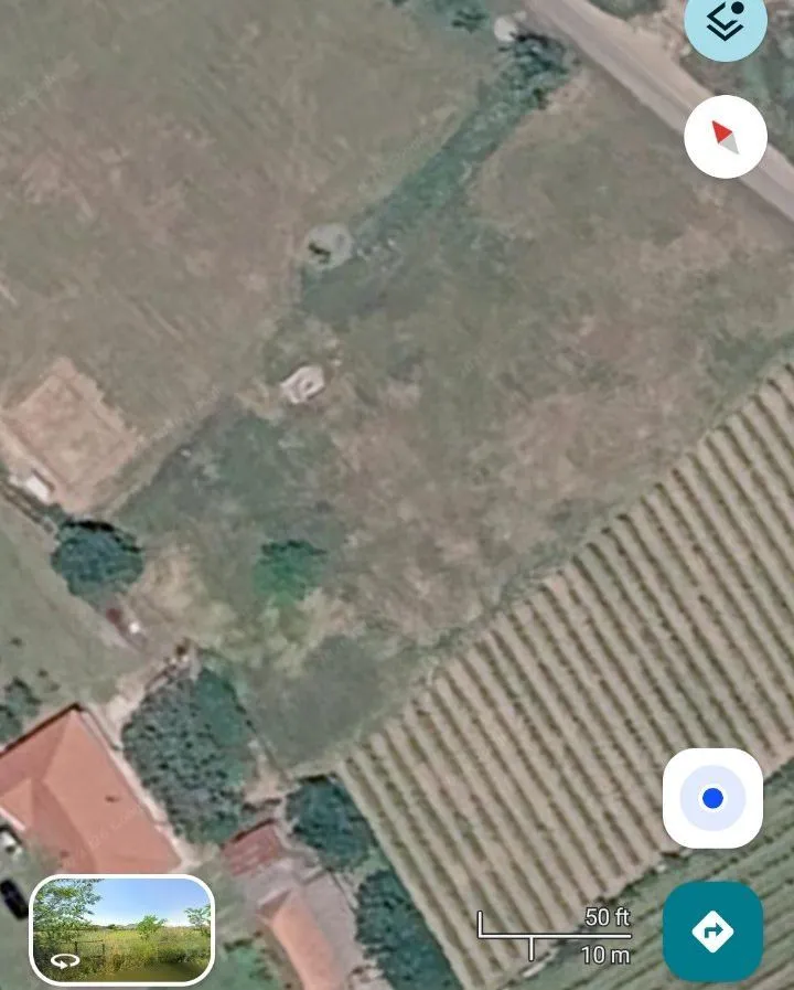 Satelitski snimak zemljišta sa okolnim terenom.
