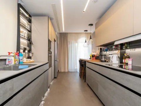 Prodaja, kuća, 500m², Podgorica, Crna Gora - image 8