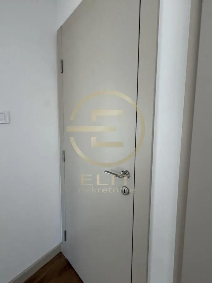 Prodaja, stan, 81m², Salajka, Novi Sad Sve Podlokacije