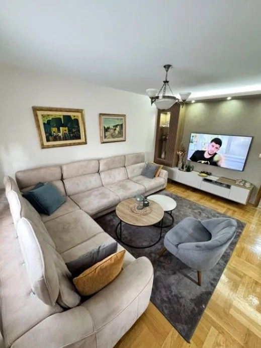 Prodaja, trosoban stan, 87m², Stari Aerodrom, Podgorica