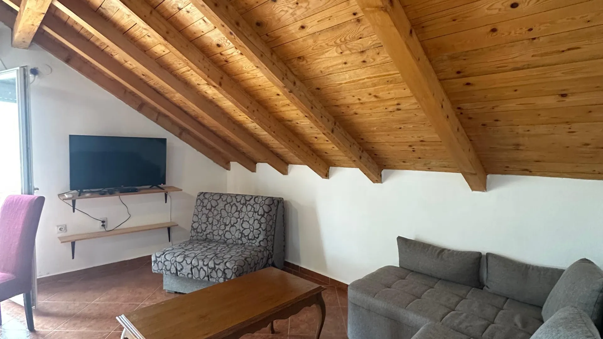 Izdavanje, kuća, 180m², Krašići, Tivat