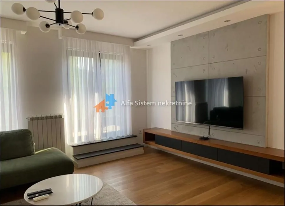 Rent, four bedroom apartment, 115m², Savski Venac, Beograd
