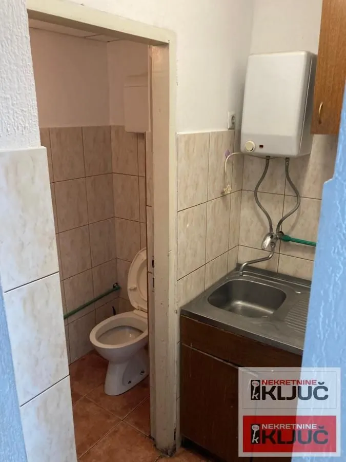 Rent, office space, 38m², Cara Dušana, Novi Sad Sve Podlokacije
