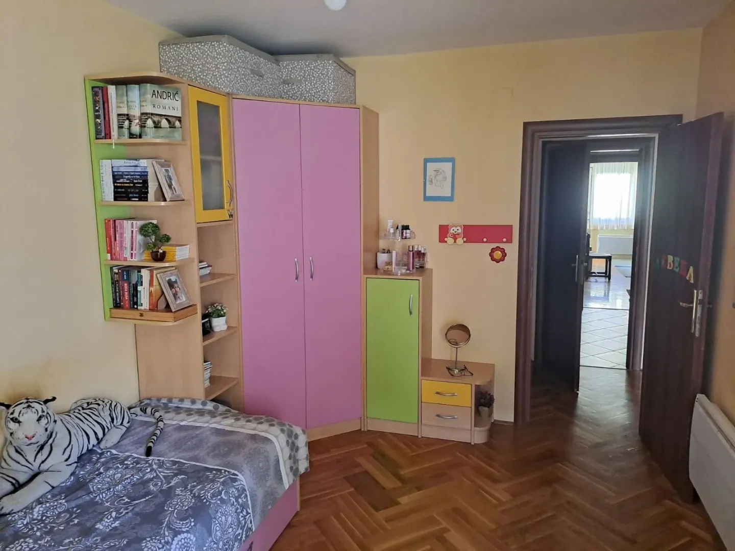 Prodaja, trosoban stan, 90m², Blok 9, Podgorica