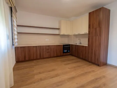 Izdavanje, kuća, 110m², City Kvart, Podgorica - image 12