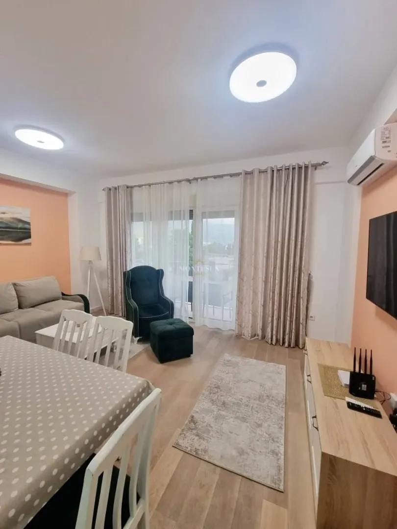 Rent, three bedroom apartment, 90m², Bečići, Budva