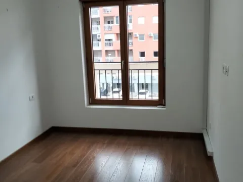 Izdavanje, dvosoban stan, 69m², Master Kvart, Podgorica - image 4