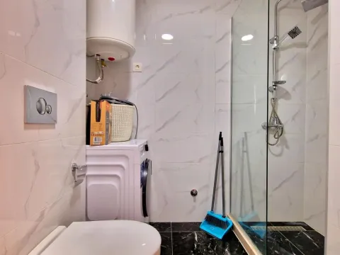 Sale, one bedroom apartment, 40m², Bečići, Budva - image 11