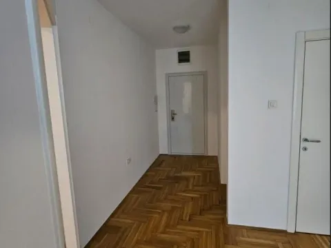 Izdavanje, dvosoban stan, 68m², Grbavica, Novi Sad Sve Podlokacije - image 24